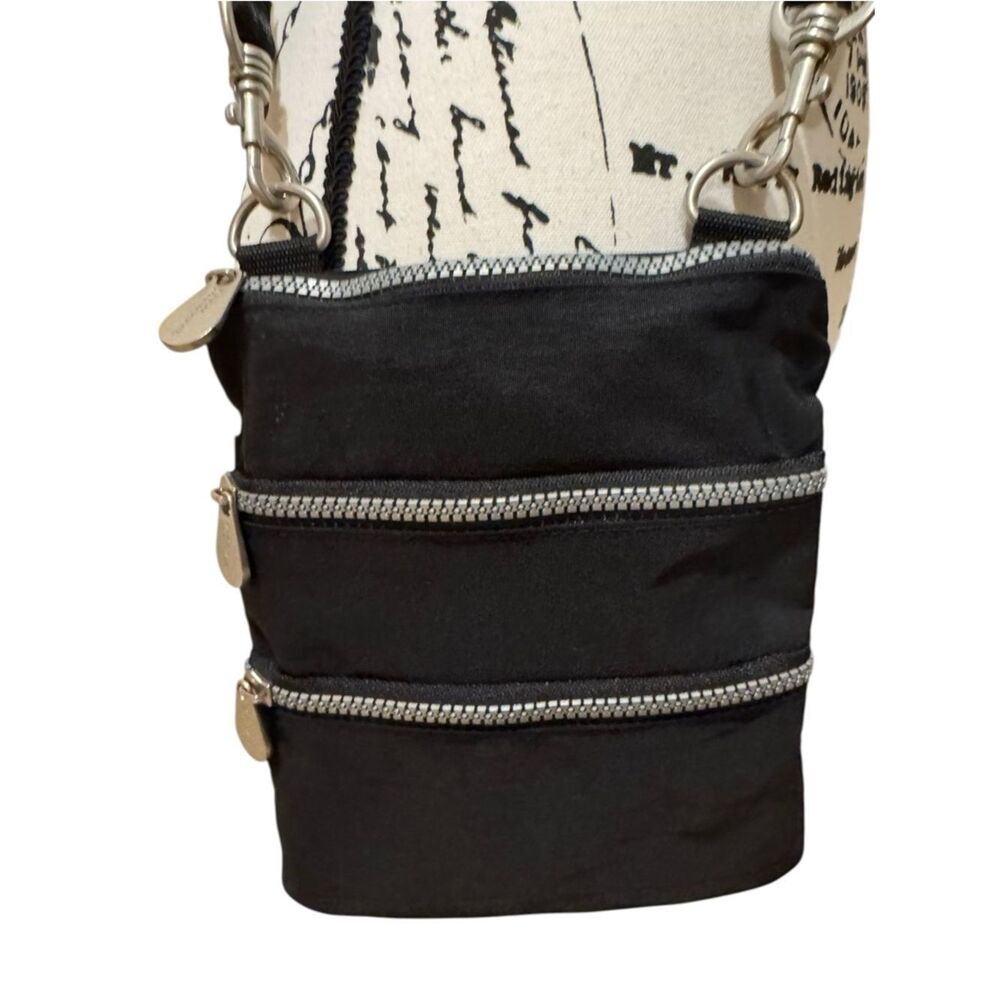 Great Northwest Nylon Travel Crossbody Bag - Picture 3 of 10